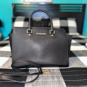 Michael Kors Purse with Crossbody Strap